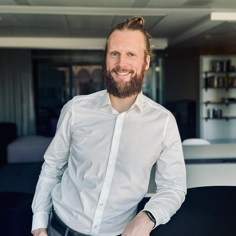 Associate Partner I Senior Head of Analytics & Insights